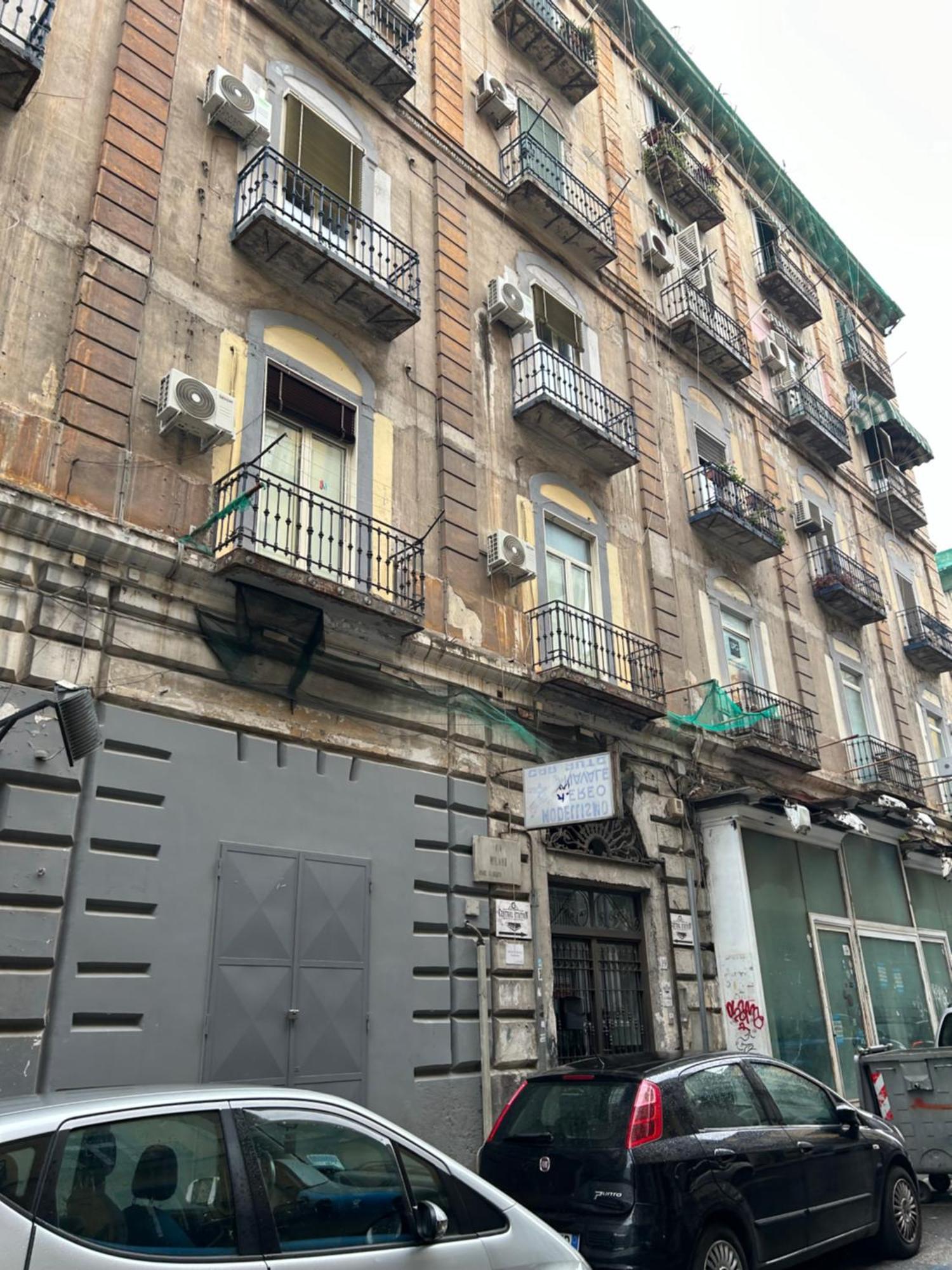 Vincent House * Napoli